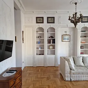 Apartment Luxury Living Kopernik, Warsaw
